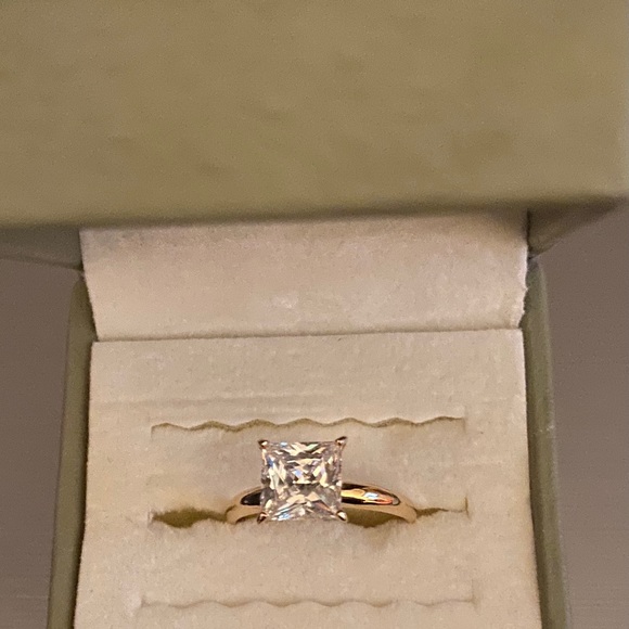 Engagement ring - Picture 6 of 11
